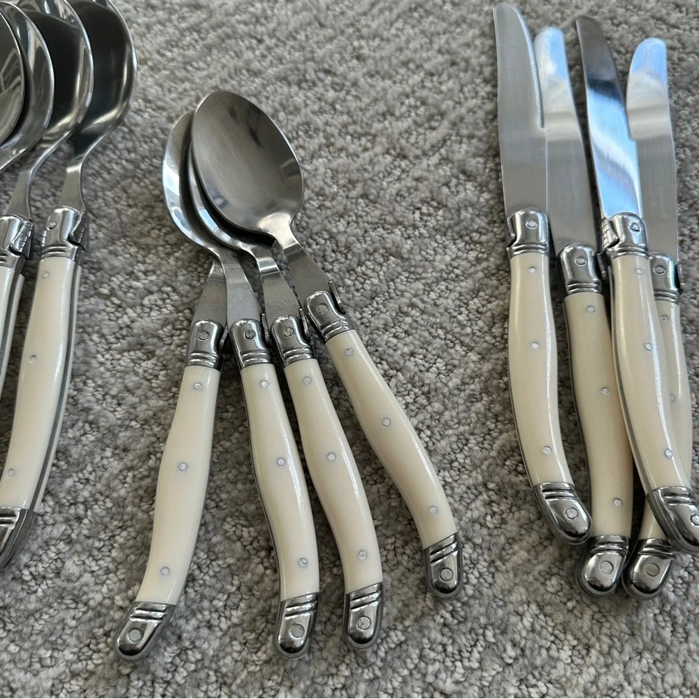 LAGUIOLE FRENCH HOME Set of Silverware, 20 Pieces, Cream Bone Color